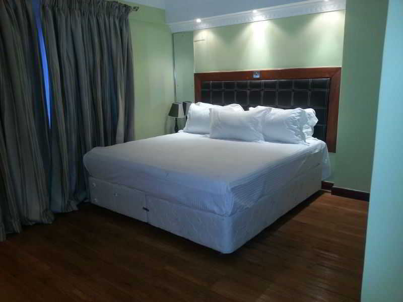 Nairobi Upperhill Hotel Bagian luar foto