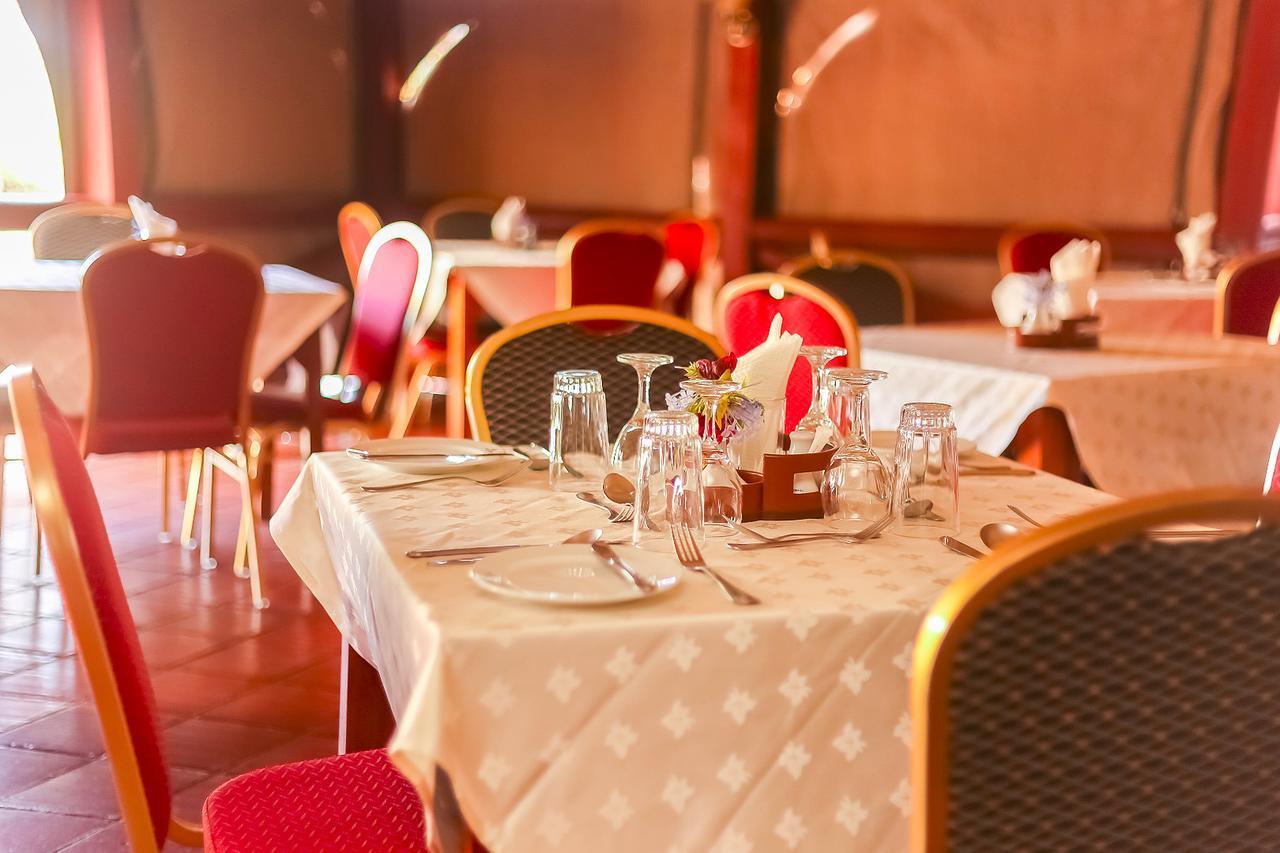 Nairobi Upperhill Hotel Bagian luar foto