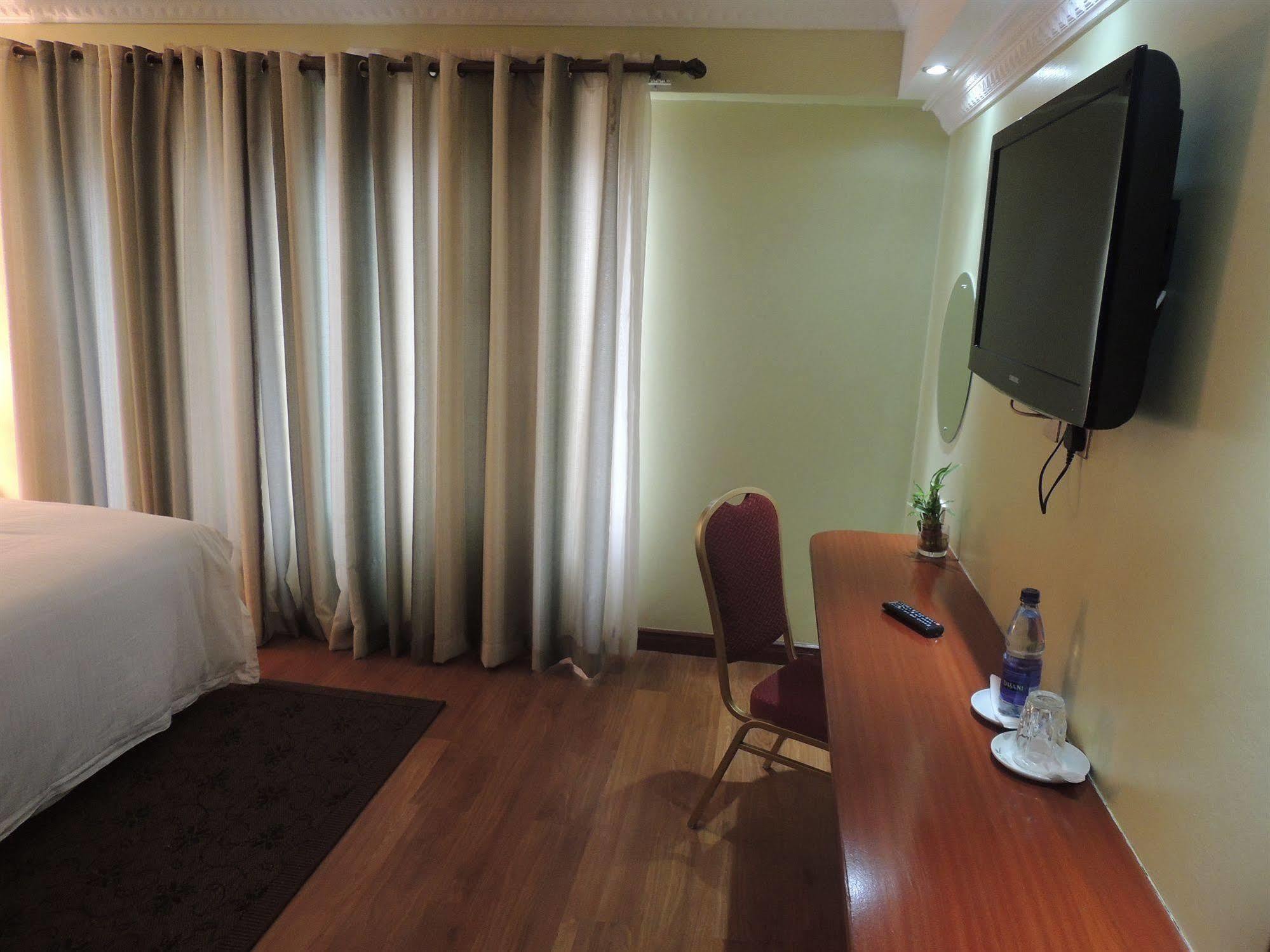Nairobi Upperhill Hotel Bagian luar foto