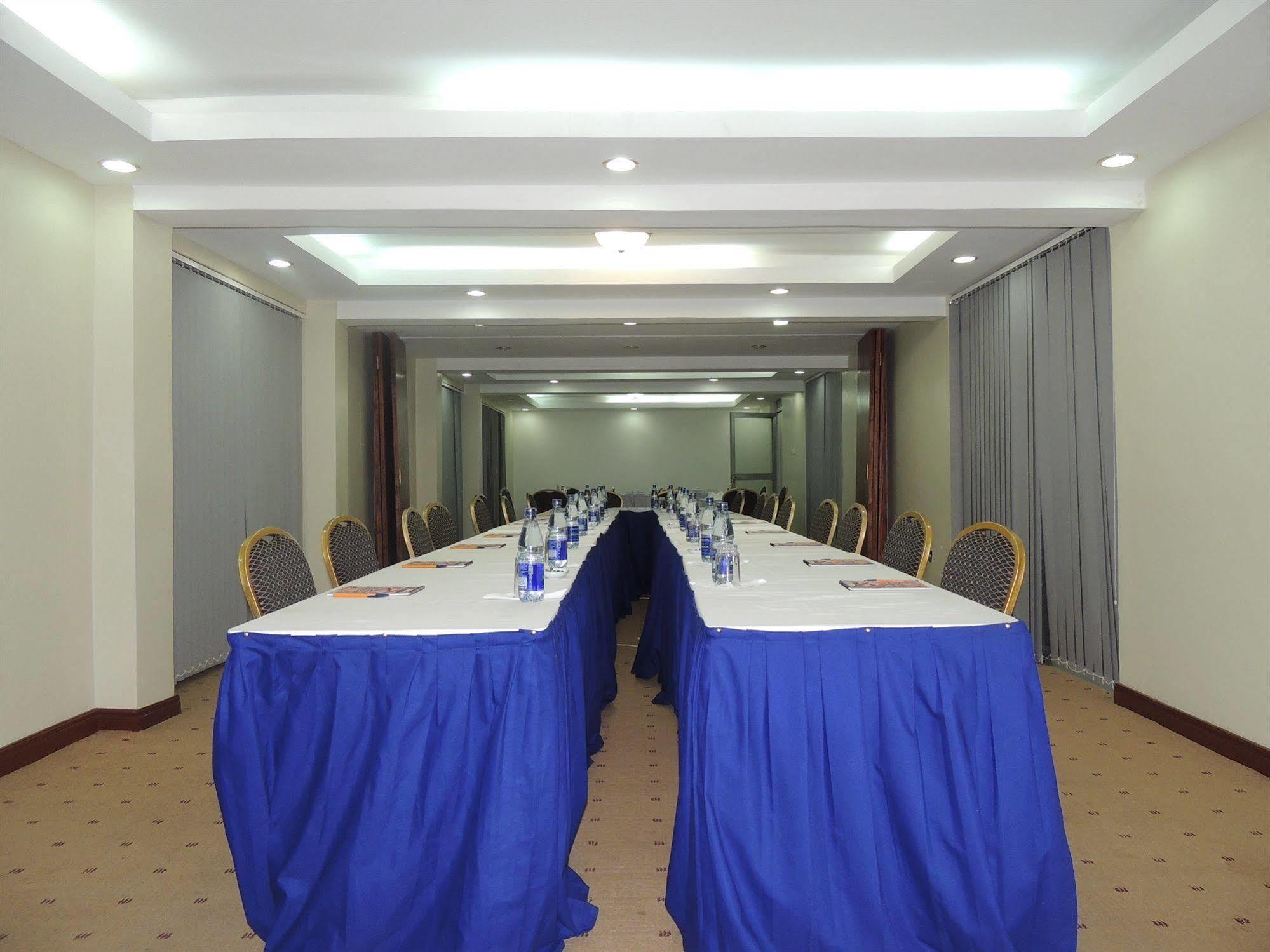 Nairobi Upperhill Hotel Bagian luar foto